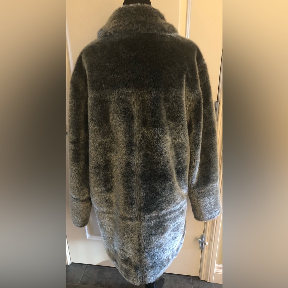 Reversible faux fur coat - Picture 2 of 4